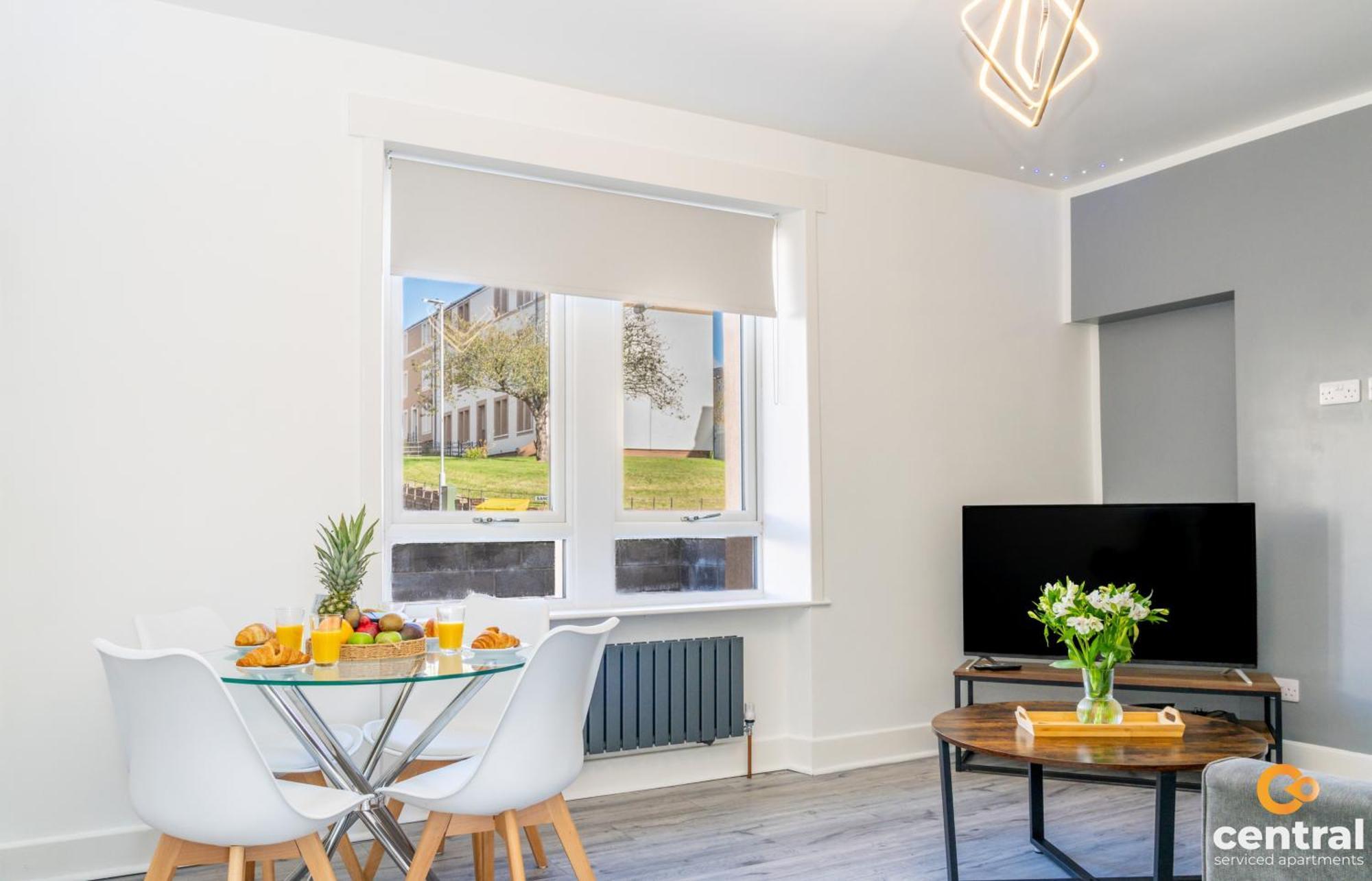 Central Serviced Apartments - 2 Bedroom - Free Street Parking - Fast Wifi - Smart Tvs In All Rooms - Ground Level - Family Neighbourhood - 3 X Double Beds - Heating 24-7 - Trade Stays - Weekly & Monthly Offers Дънди Екстериор снимка