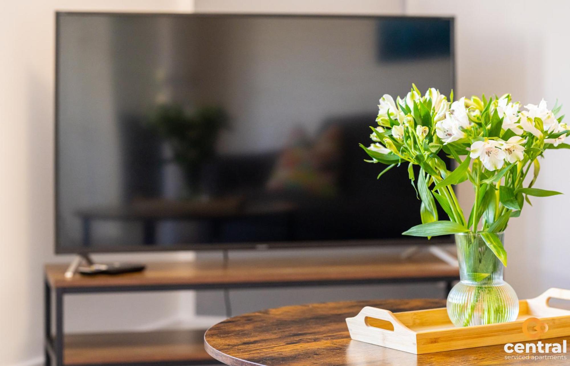 Central Serviced Apartments - 2 Bedroom - Free Street Parking - Fast Wifi - Smart Tvs In All Rooms - Ground Level - Family Neighbourhood - 3 X Double Beds - Heating 24-7 - Trade Stays - Weekly & Monthly Offers Дънди Екстериор снимка