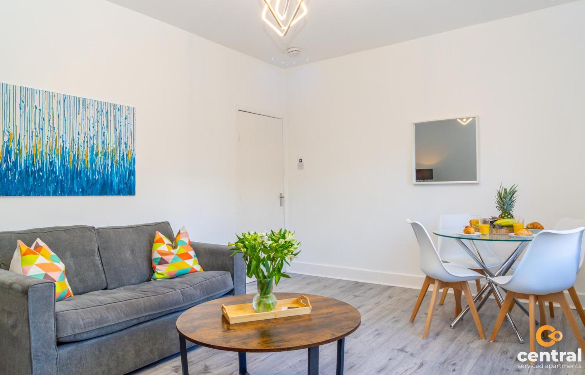 Central Serviced Apartments - 2 Bedroom - Free Street Parking - Fast Wifi - Smart Tvs In All Rooms - Ground Level - Family Neighbourhood - 3 X Double Beds - Heating 24-7 - Trade Stays - Weekly & Monthly Offers Дънди Екстериор снимка