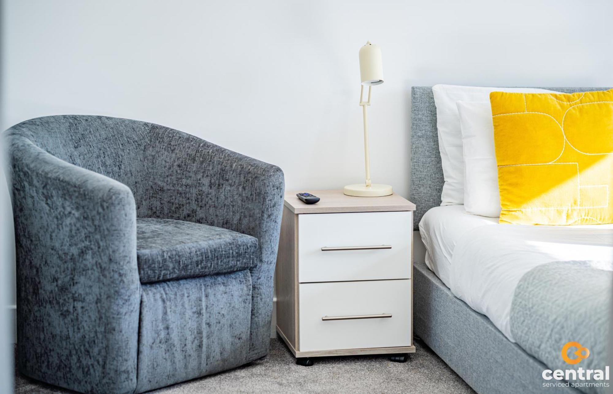 Central Serviced Apartments - 2 Bedroom - Free Street Parking - Fast Wifi - Smart Tvs In All Rooms - Ground Level - Family Neighbourhood - 3 X Double Beds - Heating 24-7 - Trade Stays - Weekly & Monthly Offers Дънди Екстериор снимка