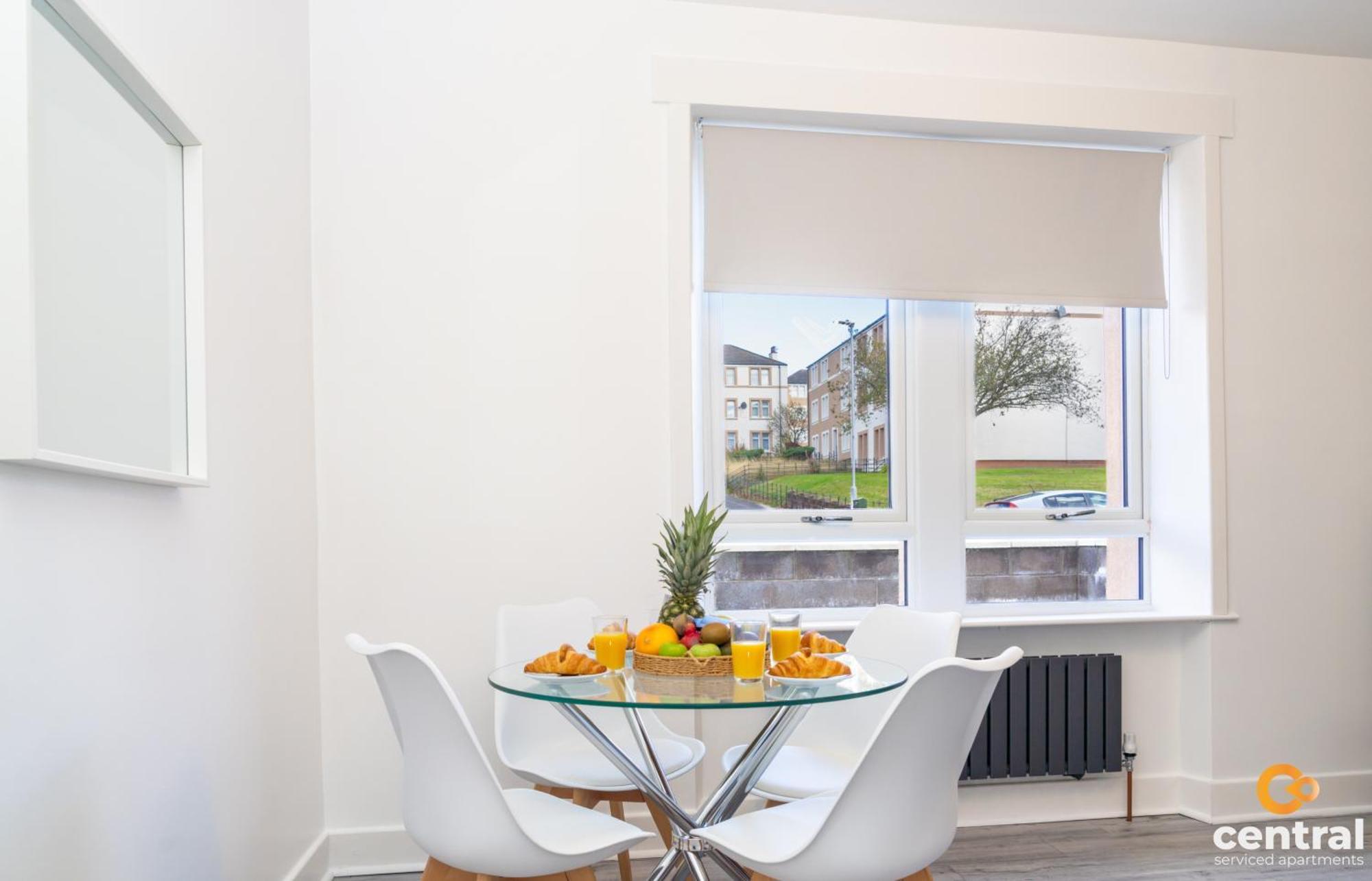 Central Serviced Apartments - 2 Bedroom - Free Street Parking - Fast Wifi - Smart Tvs In All Rooms - Ground Level - Family Neighbourhood - 3 X Double Beds - Heating 24-7 - Trade Stays - Weekly & Monthly Offers Дънди Екстериор снимка