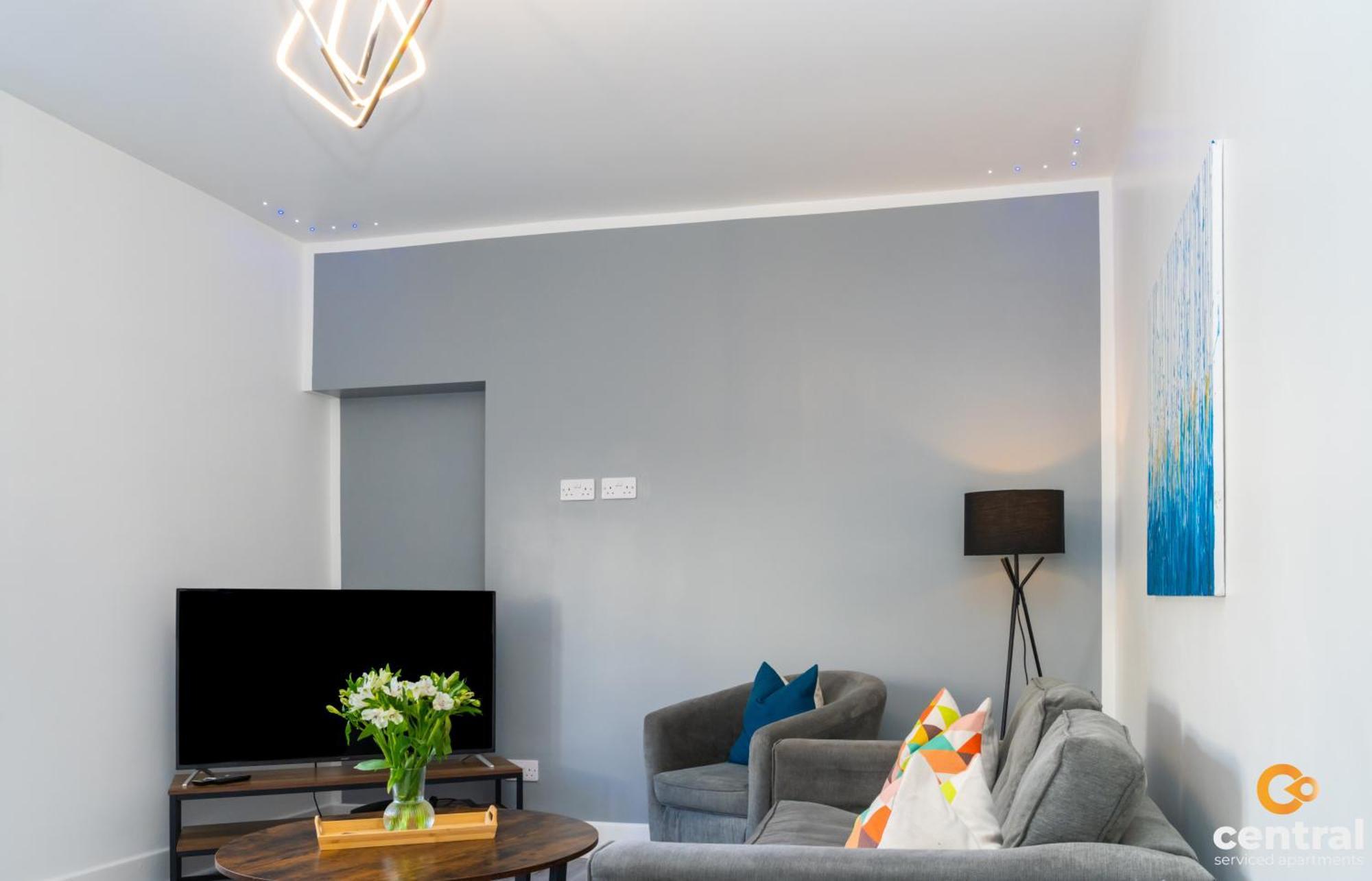 Central Serviced Apartments - 2 Bedroom - Free Street Parking - Fast Wifi - Smart Tvs In All Rooms - Ground Level - Family Neighbourhood - 3 X Double Beds - Heating 24-7 - Trade Stays - Weekly & Monthly Offers Дънди Екстериор снимка