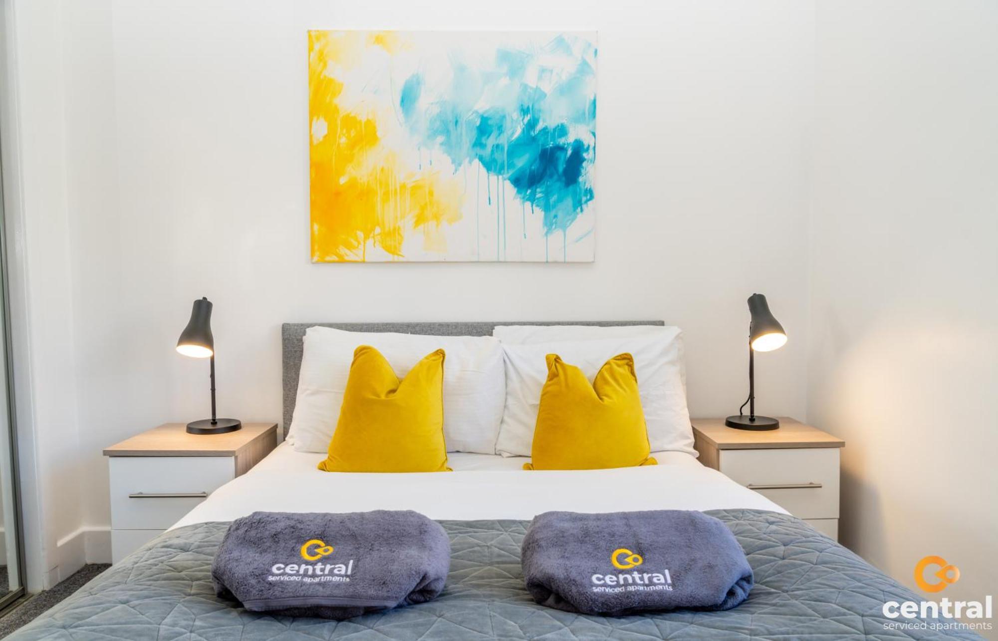 Central Serviced Apartments - 2 Bedroom - Free Street Parking - Fast Wifi - Smart Tvs In All Rooms - Ground Level - Family Neighbourhood - 3 X Double Beds - Heating 24-7 - Trade Stays - Weekly & Monthly Offers Дънди Екстериор снимка
